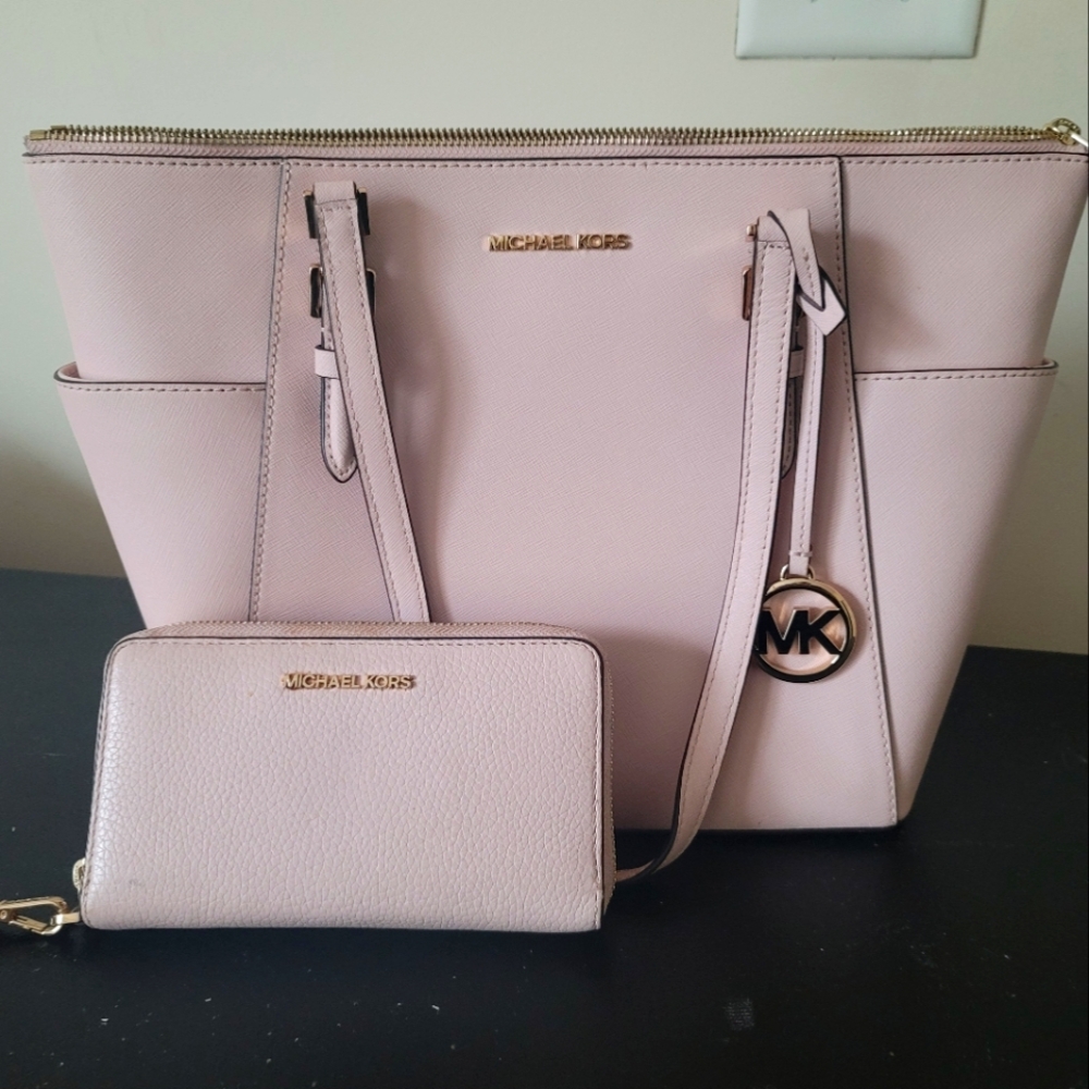 MK purse and wallet